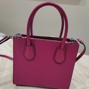 MICHAEL KORS MERCER MESSENGER CROSSBODY